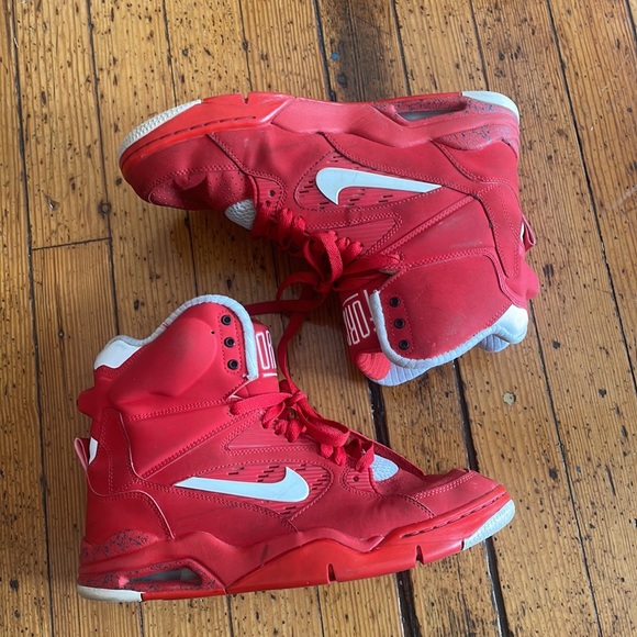 Nike Air Command Force University Red 684715-600 Size 8.5 - Picture 9 of 11